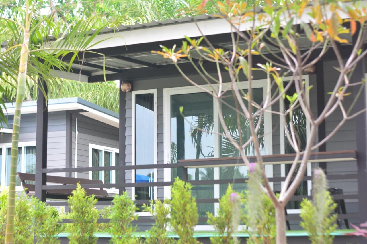 Bed and Breakfast Baantia Chomtawan Surat Thani Exterior foto
